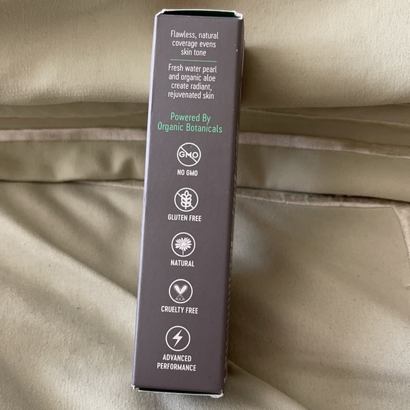 Well People Narcissist Foundation Cream Rich Mocha - Picture 2 of 8